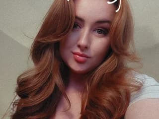 WebCAM of Curvy_UK_Lottie